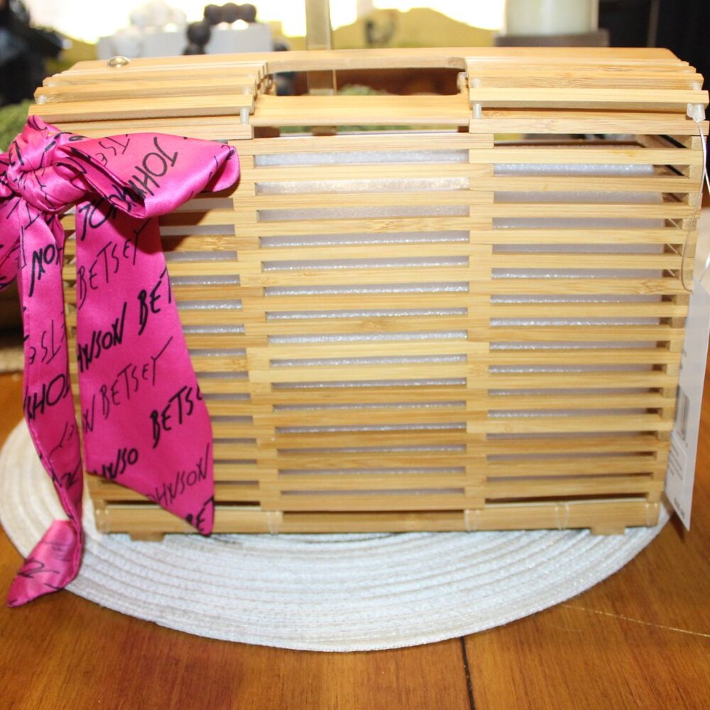 NWT Betsey Johnson Bamboo "Woody 2 Shoes" Clutch/purse Darling!
